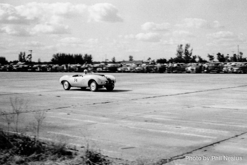 Arnolt Bristol Number 58 Driven by Dreyfus / Grier at Sebring March, 13 1955 / 114L_0006 / 