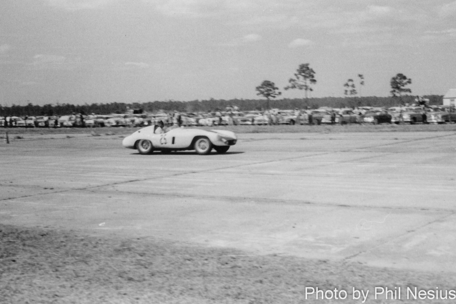Ferrari 750 Monza Number 25 driven by Hill / Shelby at Sebring March, 13 1955 / 114L_0008 / 