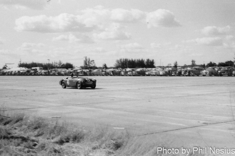 Austin Healey 100 Number 43 driven by Fergusson / Keith / *Wilder at Sebring March, 13 1955 / 114L_0033 / 