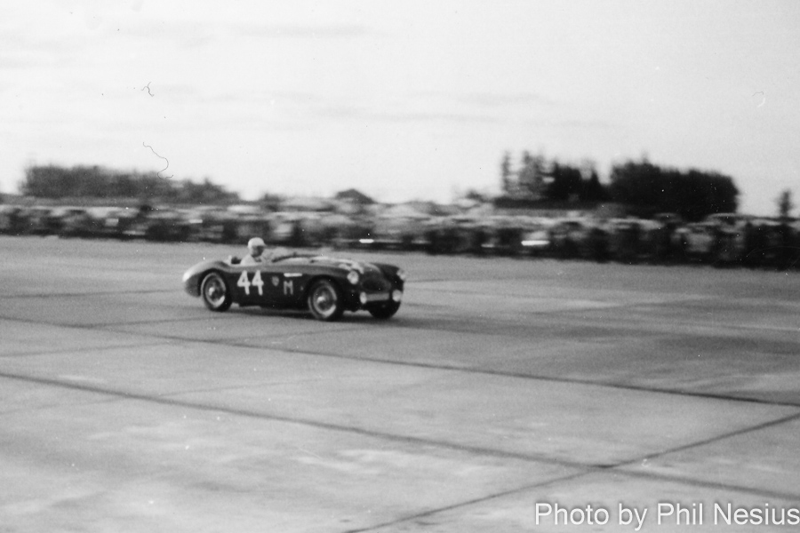 Austin Healey 100 Number 44 driven by Moss / Macklin at Sebring March, 13 1955 / 114L_0034 / 