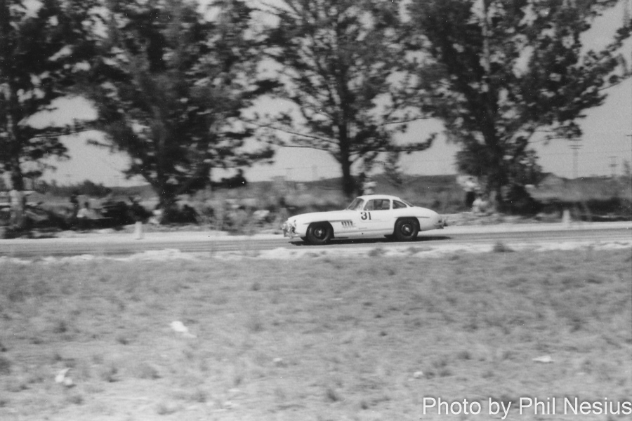 Mercedes 300SL driven by Woodnorth / Makins at Sebring March, 13 1955 / 114L_0035 / 