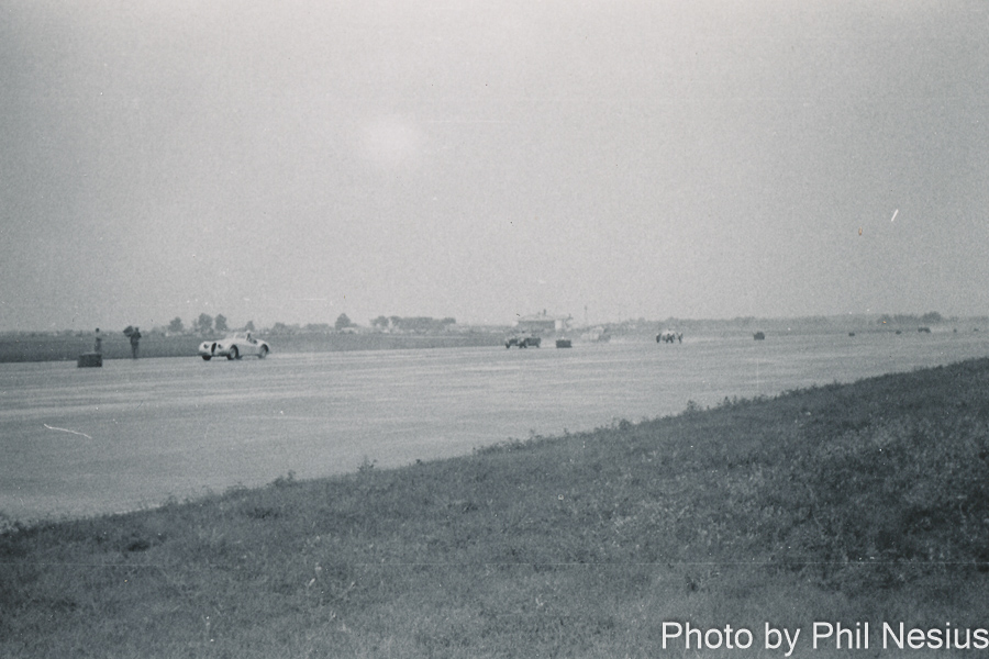 at Janesville Airport Race 8/3/1952. This makes more sense  than Bergstrom AFB, Austin, TX, 1952 / 137E_0033 / 
