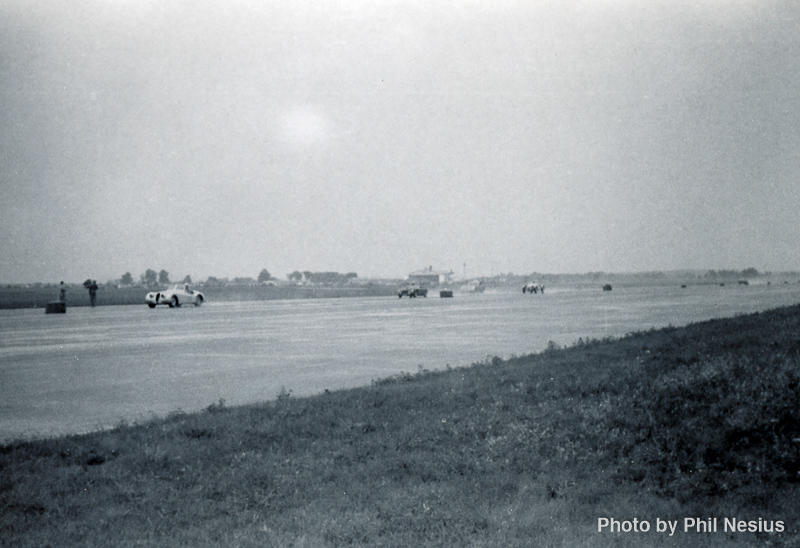 at Janesville Airport Race 8/3/1952. This makes more sense  than Bergstrom AFB, Austin, TX, 1952 / 137E_0033 / 