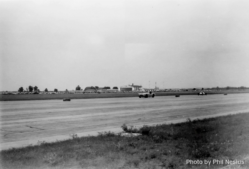 at Janesville Airport Race 8/3/1952. This makes more sense  than Bergstrom AFB, Austin, TX, 1952 / 137E_0034 / 