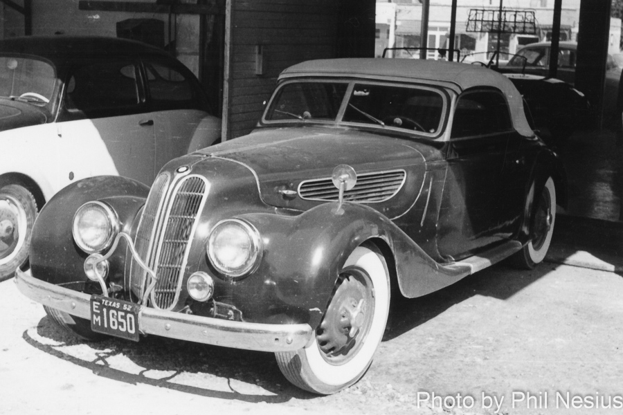 BMW at Osbourn Motors San Antonio April 1952 / 164E_0002 / 