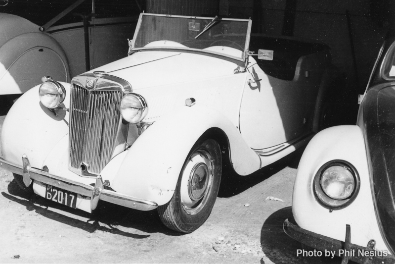 A Rare 4 passenger MG at Osbourn Motors San Antonio April 1952 / 164E_0004 / 