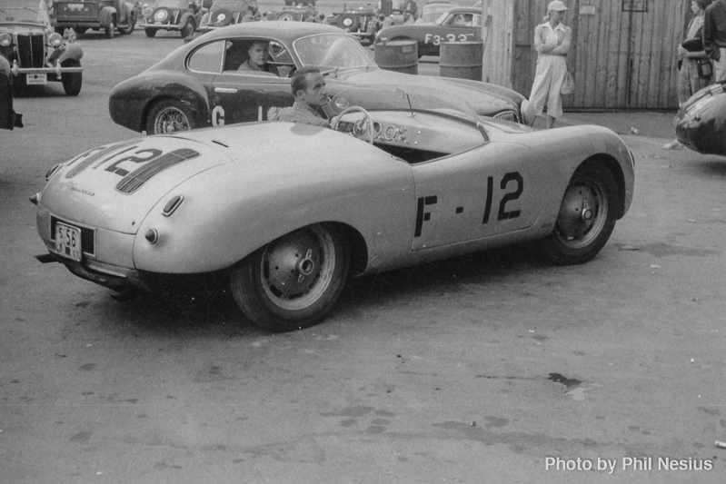 Glockler Porsche number 12 driven by Fred Procter and number 18 Cisitalia at Lockbourne AFB August 1953 / 493K_0008 / 