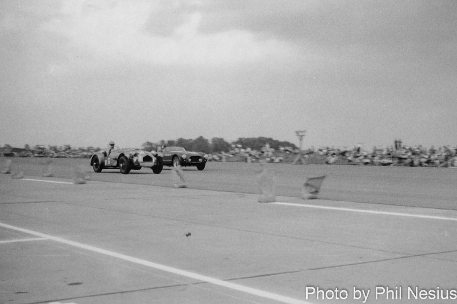 Allard J2X number 6 driven by Fred Warner and Ferrari 340 America number 5 driven by Jim Kimberly at Lockbourne AFB August 1953 / 493K_0011 / 