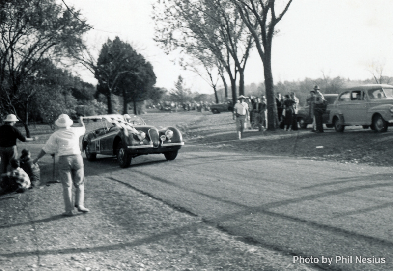 Jaguar XK120 possibly at Janesville Hillclimb / 544E_0011 / 2
