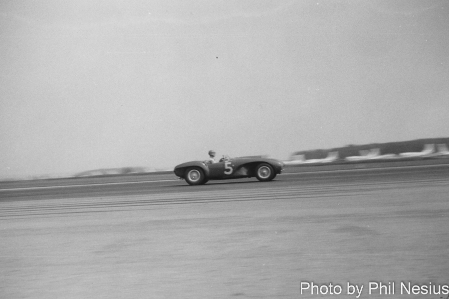 1954 Ferrari 375 MM Number 5 driven by Jim Kimberly at Lockbourne AFB August 1954 / 677L_0002 / 