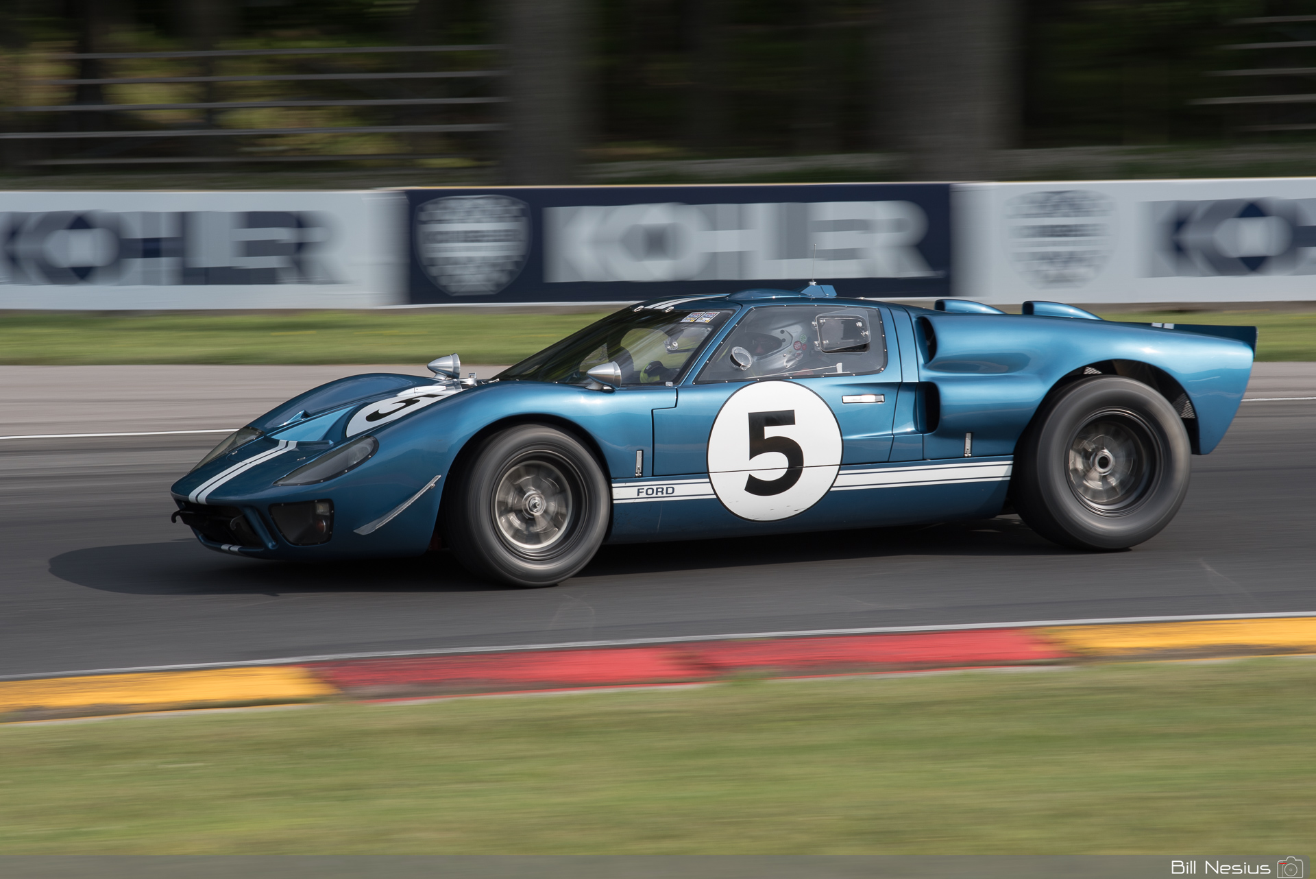 1966/2011 SPF GT40 Mk II #5 in turn 6 / DSC_3384 / 5