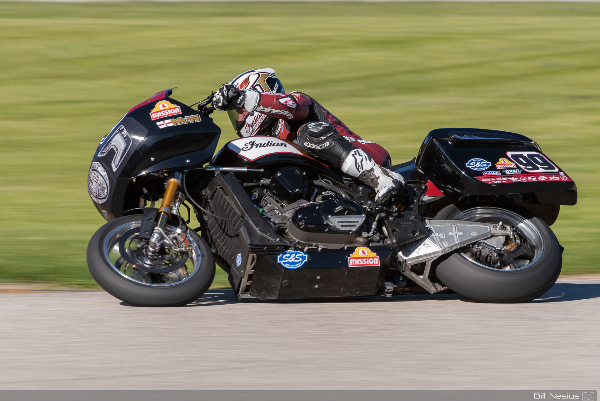 Jeremy McWilliams on the Number 44 Mission Foods/S&S Cycle/Indian Challenger Team Indian Challenger / IMG_4698 / 3