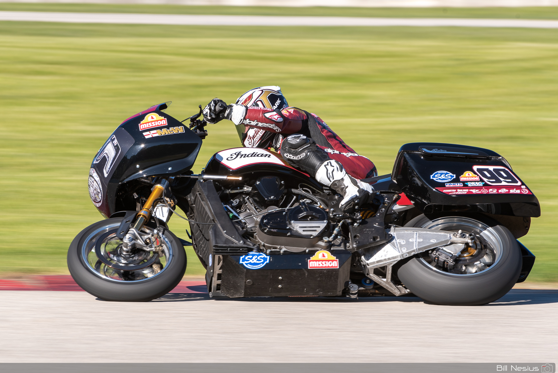 Jeremy McWilliams on the Number 44 Mission Foods/S&S Cycle/Indian Challenger Team Indian Challenger / IMG_4699 / 3