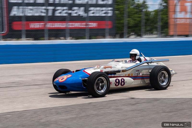 1963 Watson Roadster - Willard Battery Agajanian Special Replica Number 98  / IMG_7999 / 3