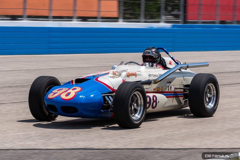 1963 Watson Roadster - Willard Battery Agajanian Special Replica Number 98  / IMG_8403 / 3