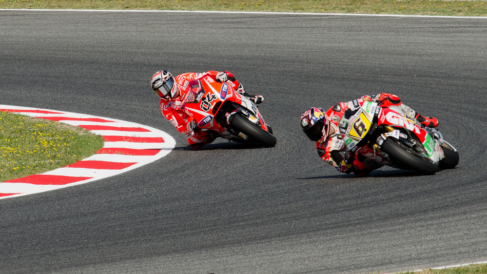 Stefan Bradl on the #6 and Andrea Dovizioso on the #04 at Circuit de Catalunya turn 4 / DSC_4202