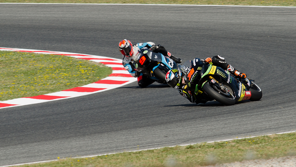 Bradley Smith on the #38 and Danilo Petrucci on the #9 at Circuit de Catalunya 

turn 4 / DSC_4235