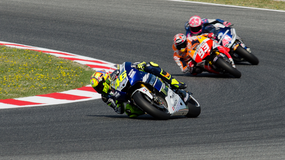 Valentino Rossi on the #46 Yamaha M1 at Circuit de Catalunya turn 4 / DSC_4295