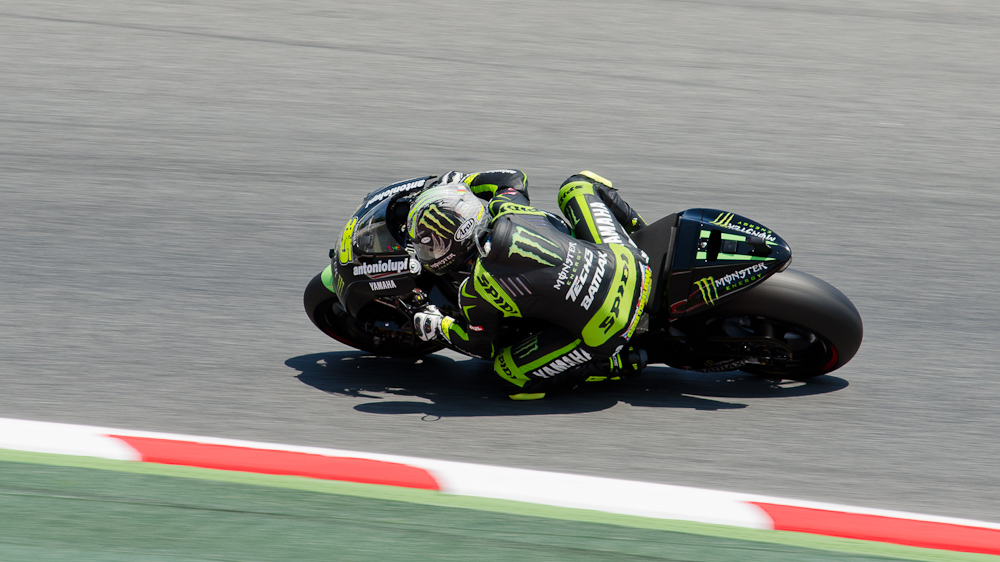 Cal Crutchlow on the #35 Tech3 Yamaha M1 at Circuit de Catalunya turn 7 / DSC_4454