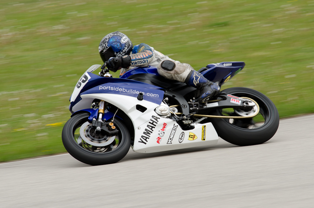 DSC_2028 / Carl Shefchik on the No 85 Yamaha in the bend at Road America, Elkhart Lake, WI