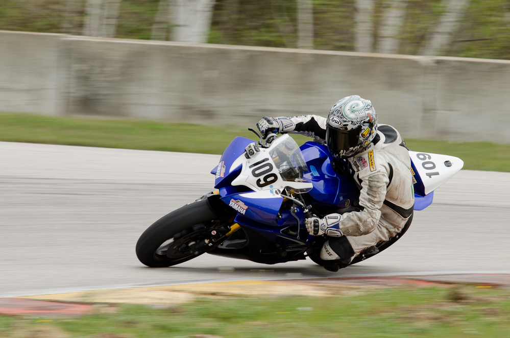 DSC_2049 / Ricardo Valdez on the No 109 Yamaha in the bend at Road America, Elkhart Lake, WI