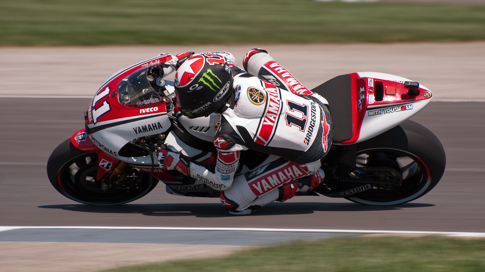 Ben Spies on the number 11 Yamaha Factory Racing YZR-M1 in turn 6, Indianapolis Motor Speedway  ~  DSC_3020