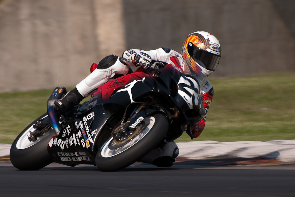 Ben Bostrom on the No 23 Jordan Suzuki Suzuki GSX-R1000 in turn 6, Road America, Elkhart Lake, WI