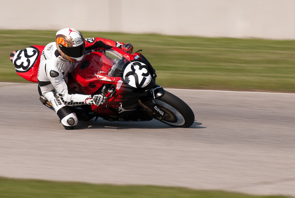 Ben Bostrom on the No 23 Jordan Suzuki Suzuki GSX-R1000 in turn 7, Road America, Elkhart Lake, WI