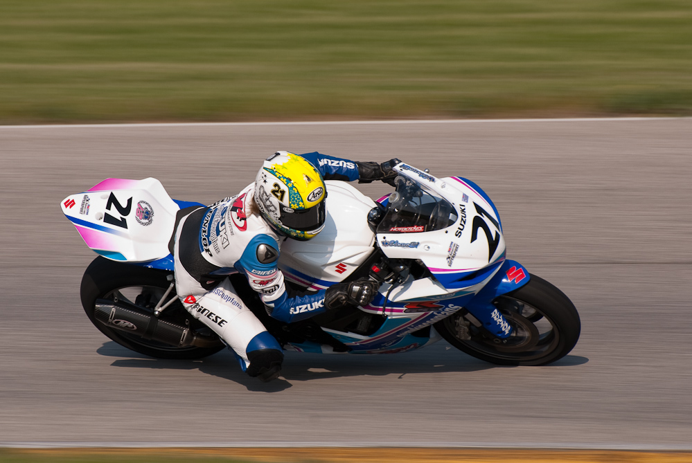 Elena Myers on the No 21 Suzuki GSX-R600 in turn 7, Road America, Elkhart Lake, WI