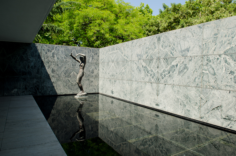Mies Van De Rohe Pavillion / DSC_3545