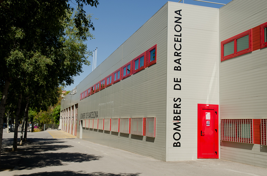 Streets of Barcelona fire station / DSC_3906