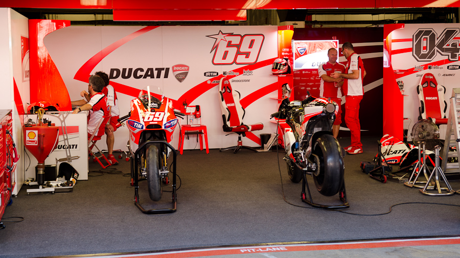 At Circuit de Catalunya for MotoGP pit walk / DSC_4921