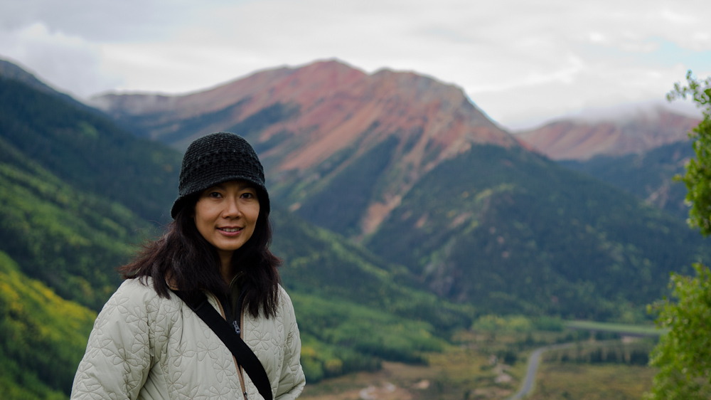 Sutaya on the path to Hayden trail / DSC_6799