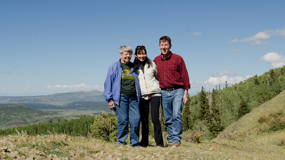 Mom, Sutaya & Bill on Last Dollar Road / DSC_7311